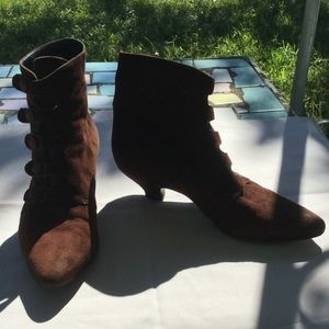 VINTAGE chocolate brown Charles David booties